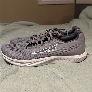 Altra Women’s Escalante 4 in size 10, grey and only worn twice